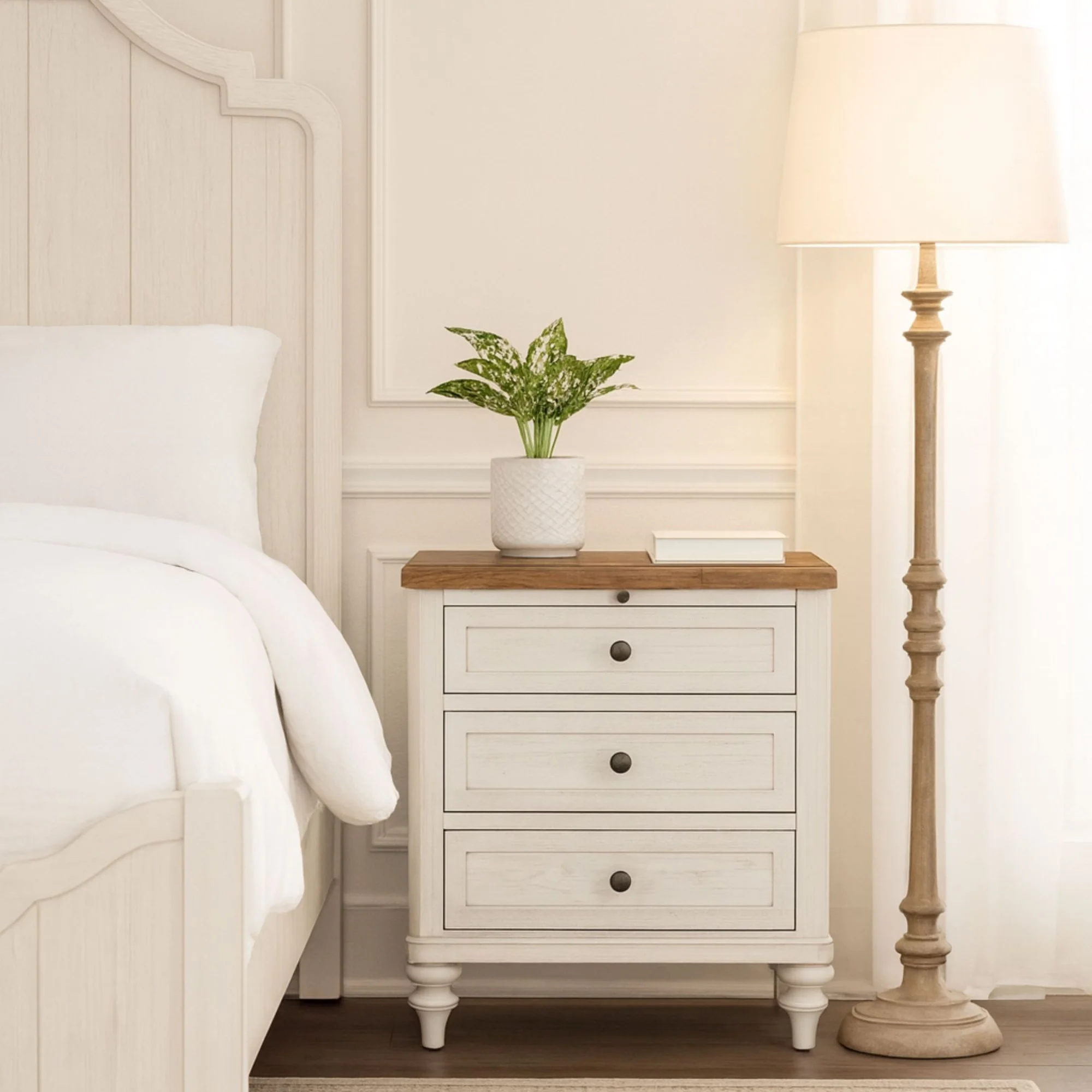 Anberlin 3-Drawer Nightstand with USB - Image 2
