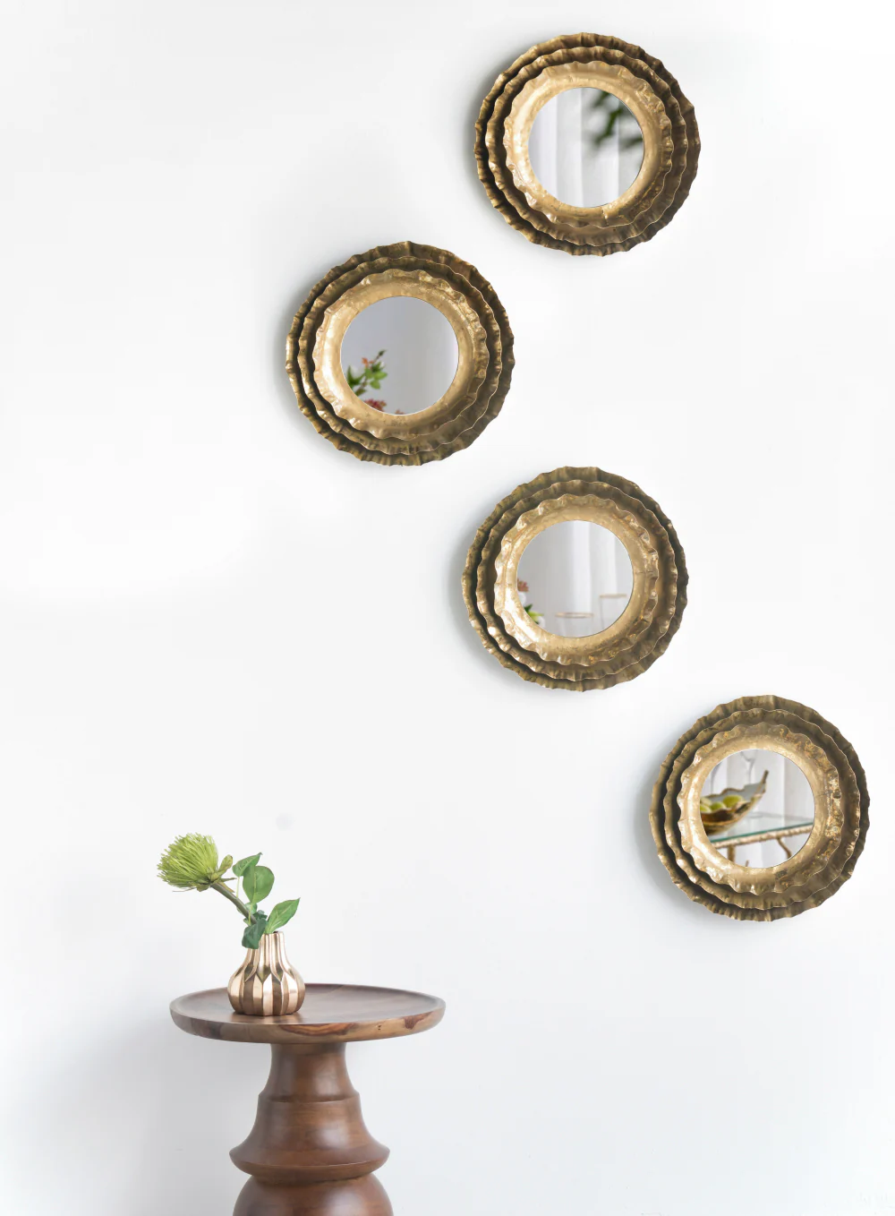16" Round Wall Mirror with Metal Frame - Image 6