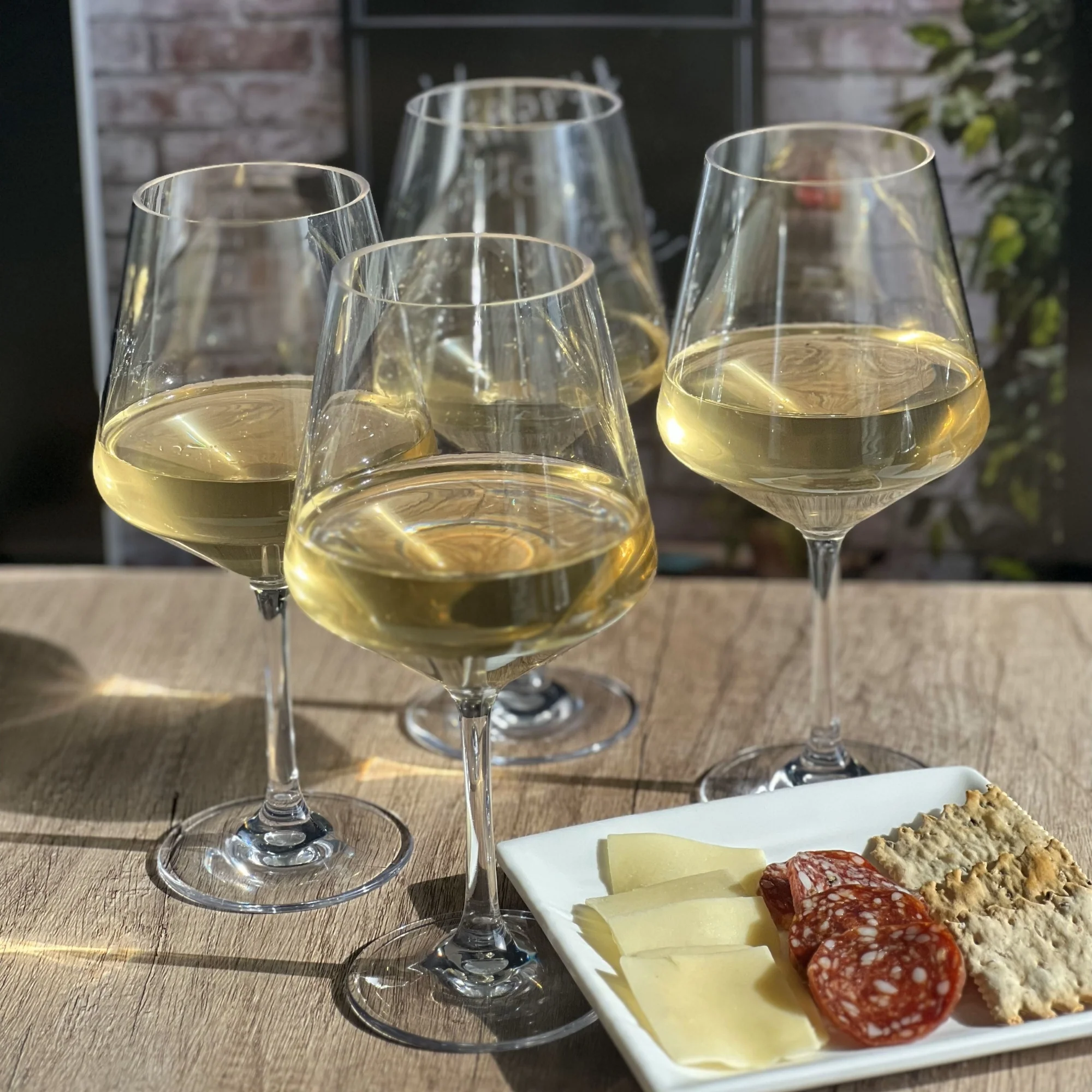 LeadingWare Tritan Lexington Wine Glass Set, Unbreakable 15oz BPA-Free, Clear Plastic Wine Glasses Set of 4 - Image 6