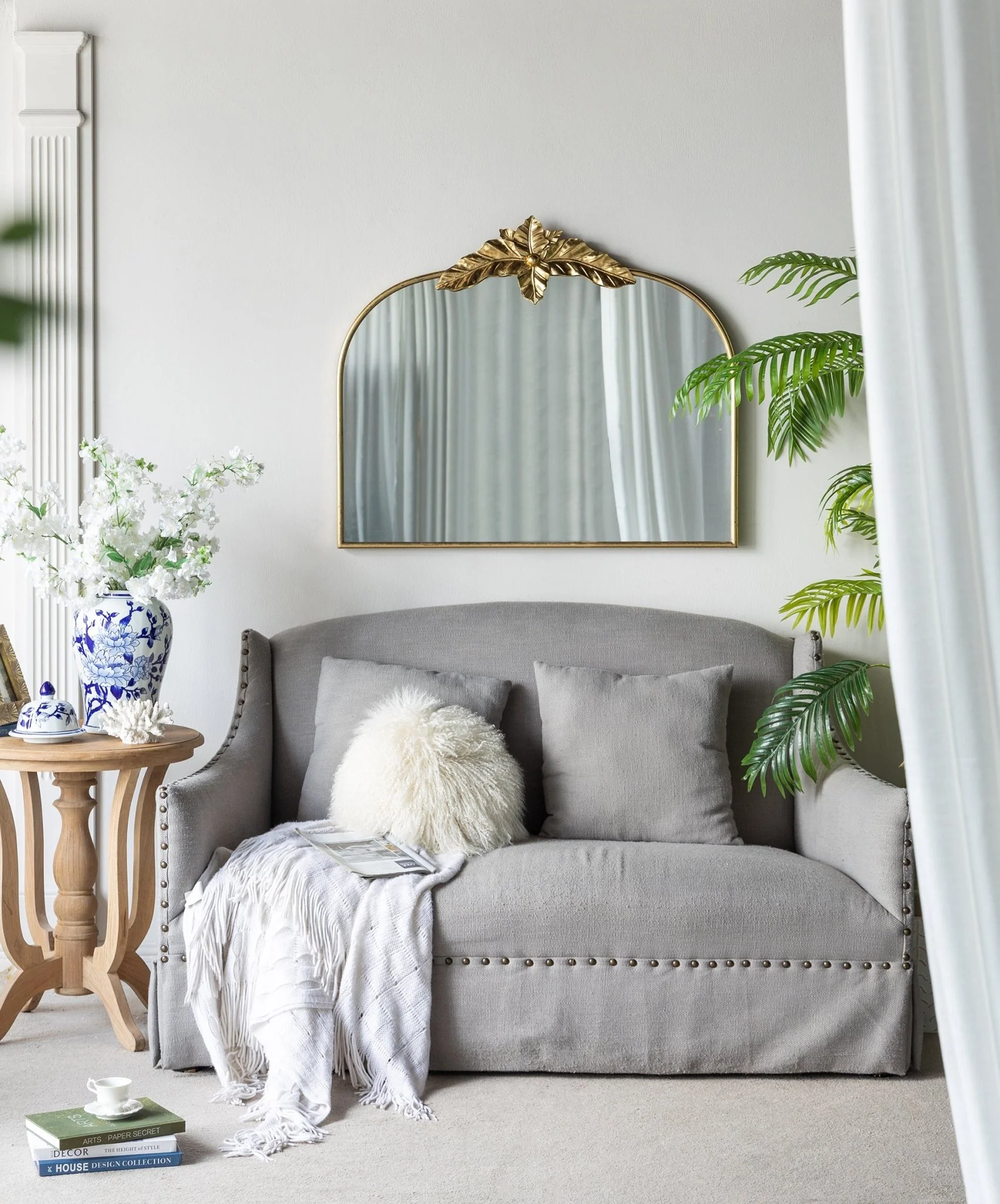 Arched Wall Mirror with Metal Frame - Image 6