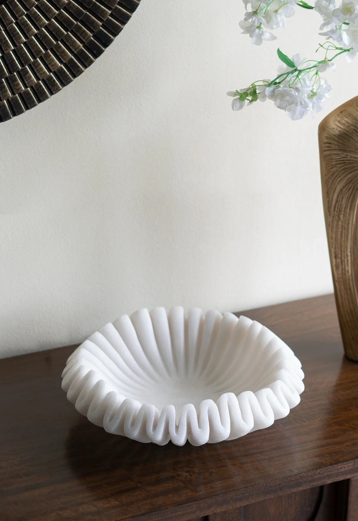 Wavy Sand and Resin Bowl with Textured White Finish - Image 2