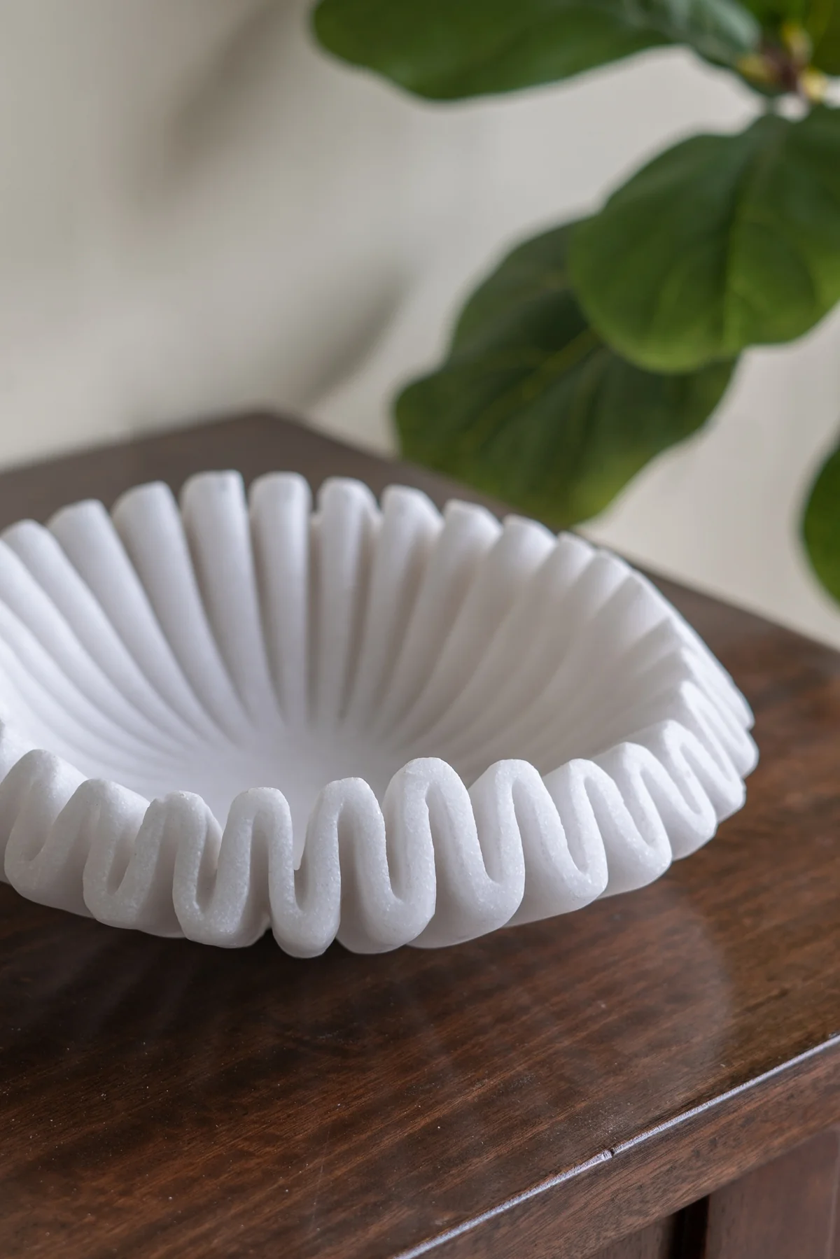 Wavy Sand and Resin Bowl with Textured White Finish - Image 6