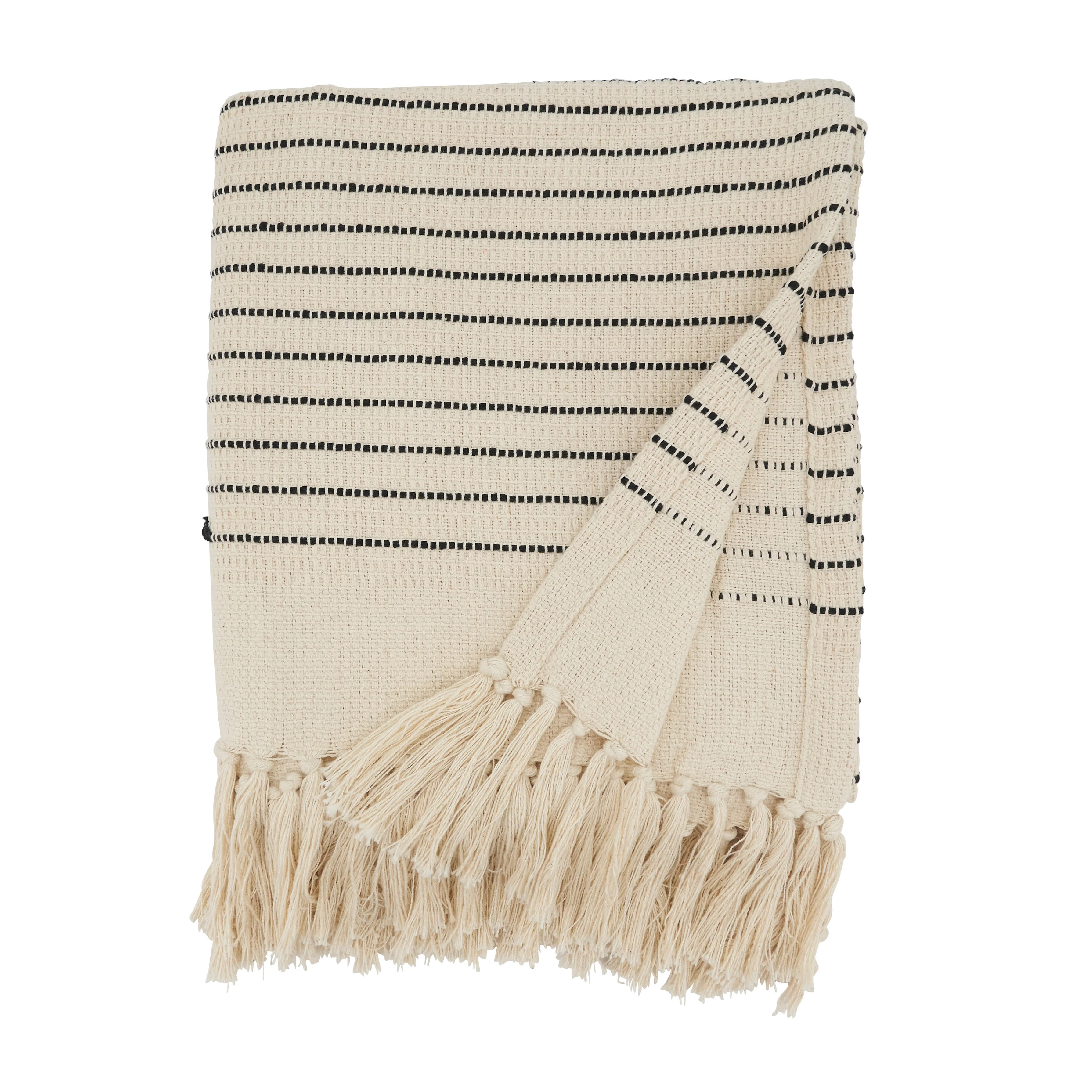 Chic Diamond Pattern Fringe Throw Blanket - Image 4