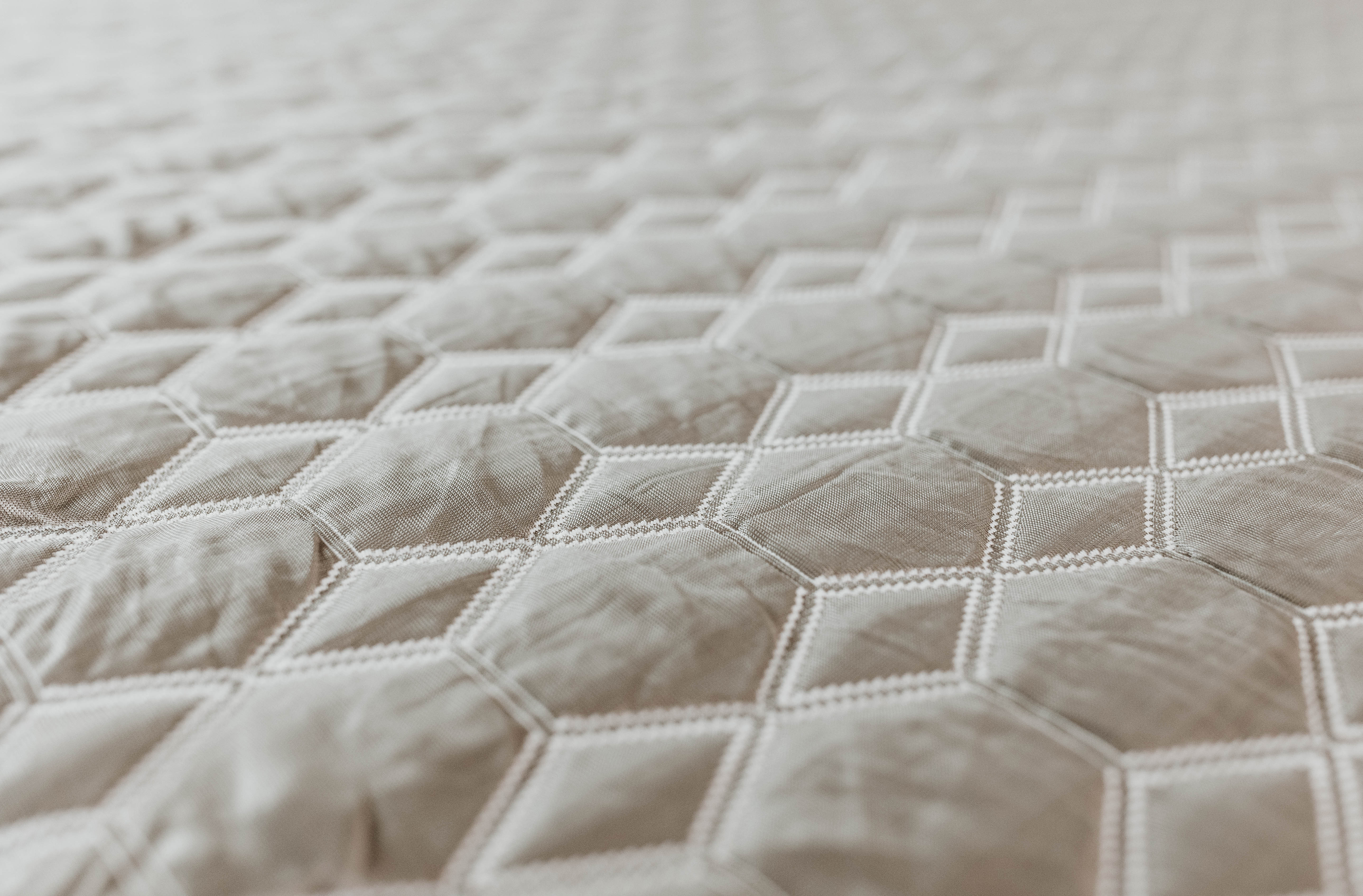 BedTech Copper Lux Hybrid 14" Split Top Mattress With Copper Infused Contouring Memory Comfort Layer and Supportive Coil System - Image 4