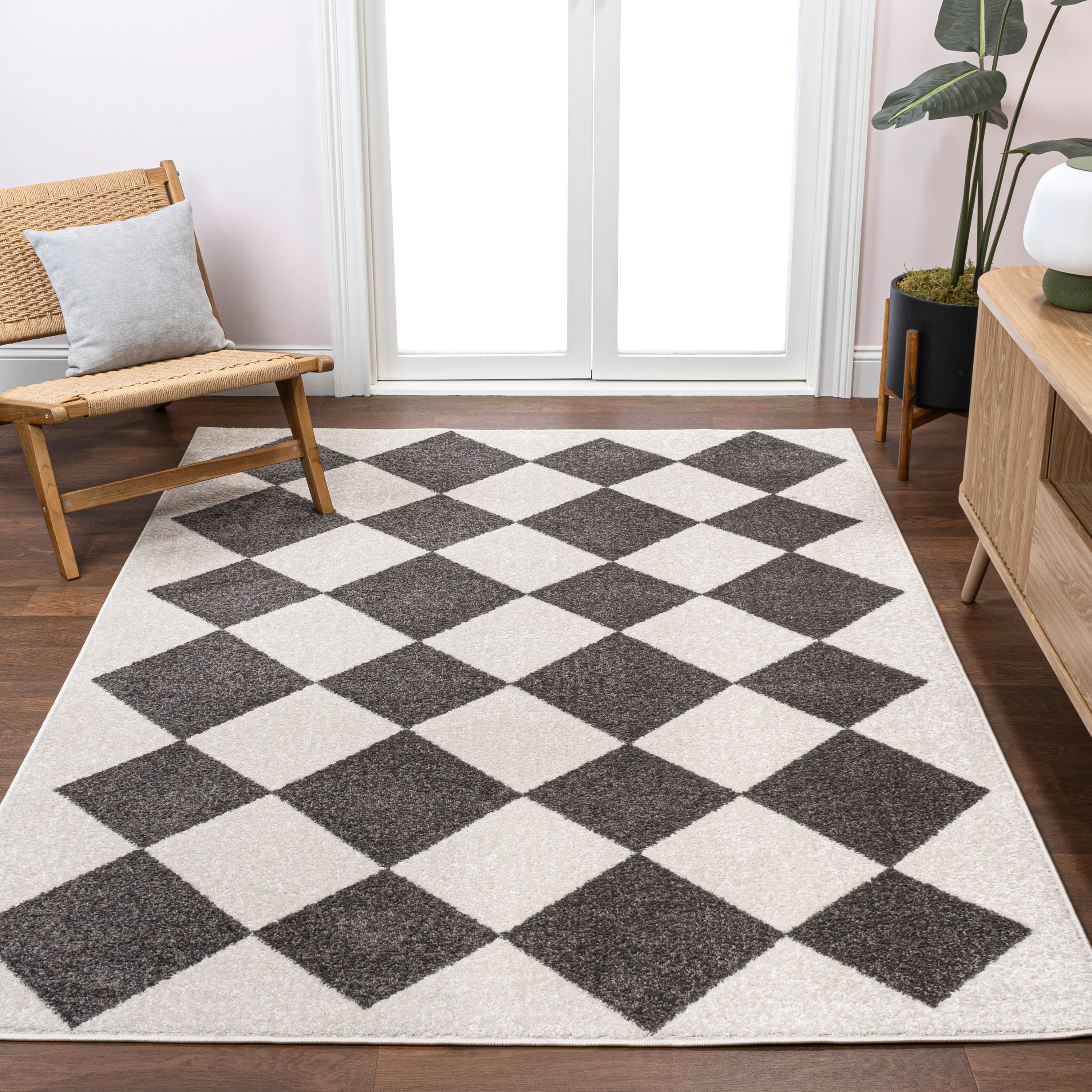 Draper Classic Geometric Diamond Pattern Area Rug - Image 29