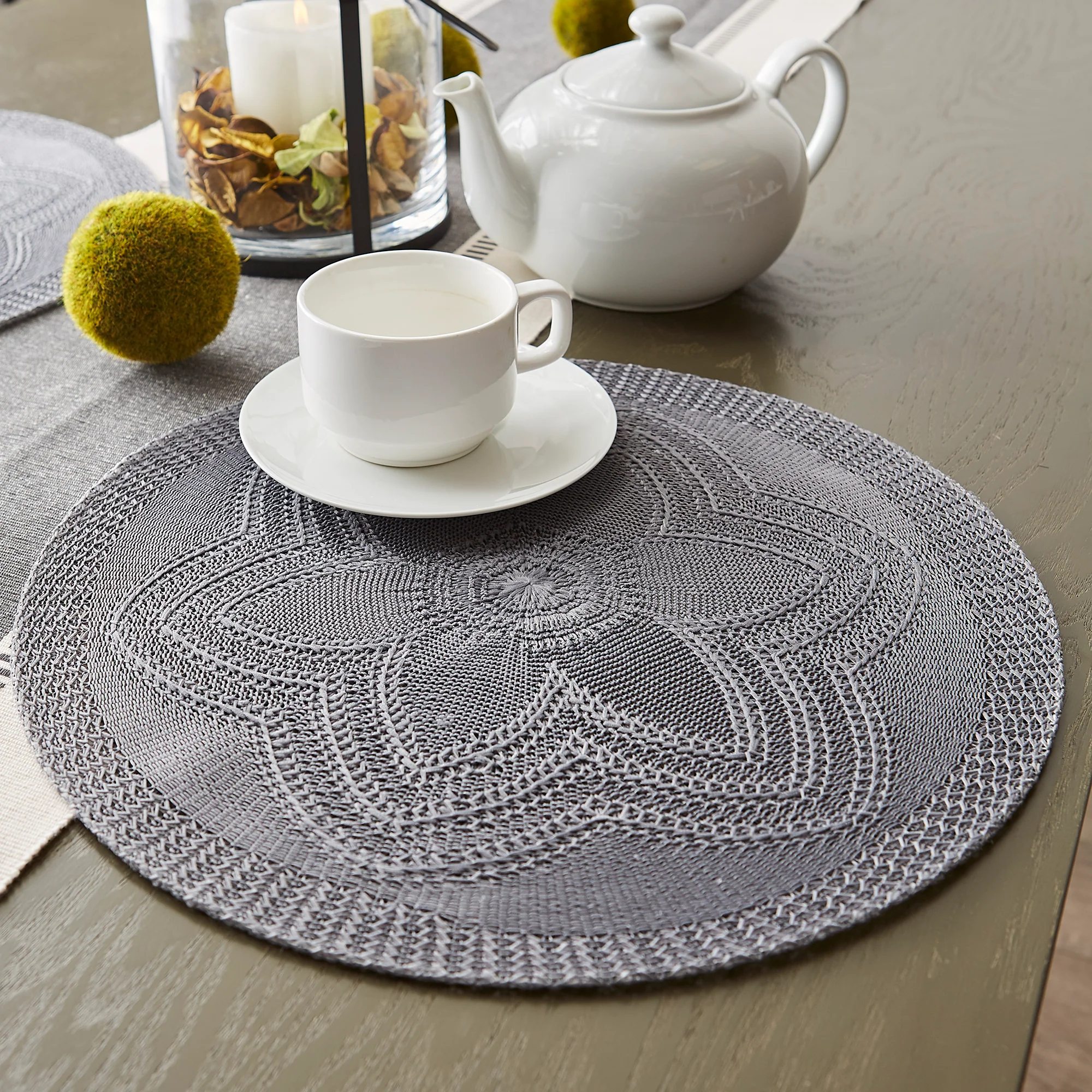 Gray Floral Pp Woven Round Placemat, Set of 6 - Image 2