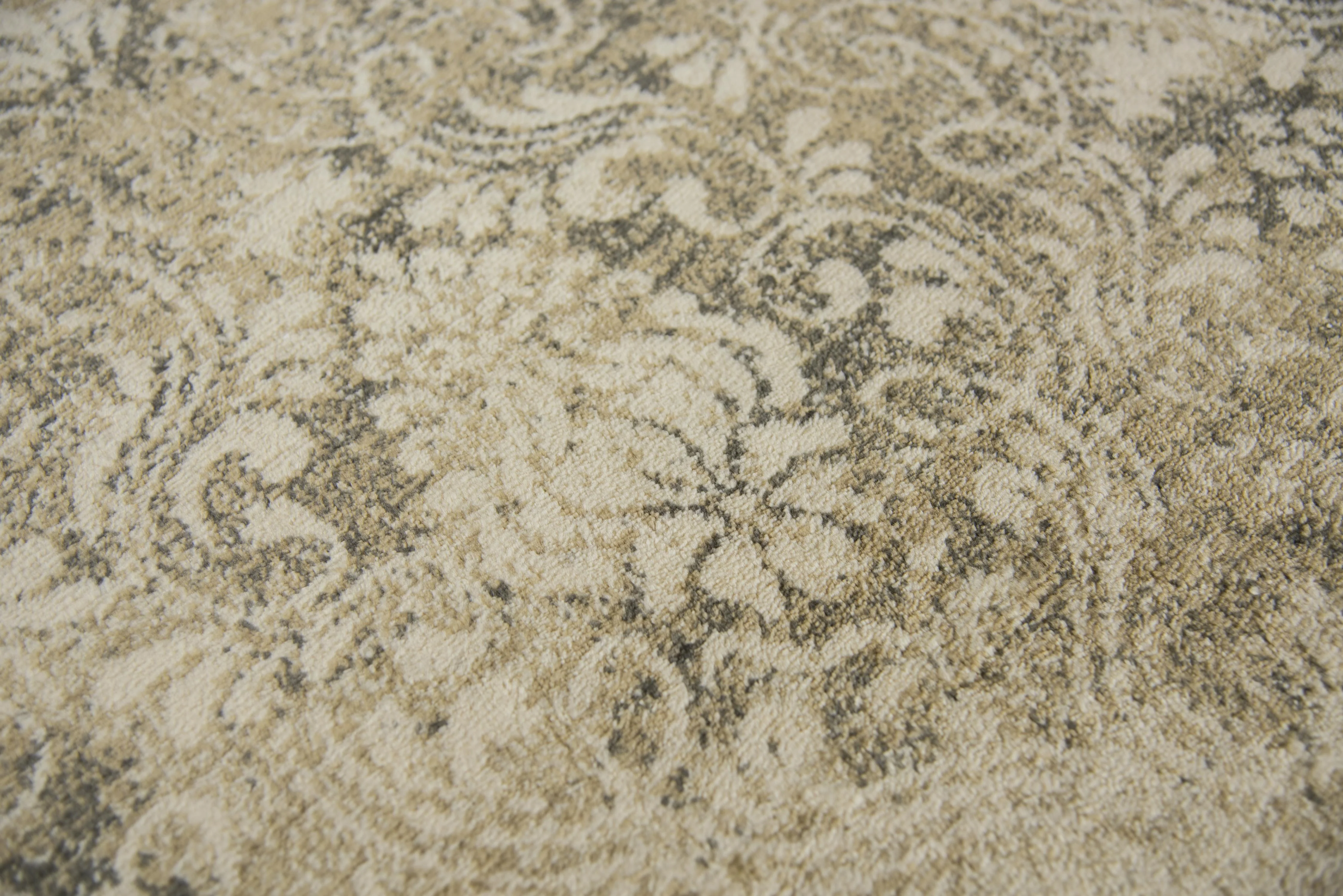Hybrid 100% New Zealand Wool Damask Rug - Image 4