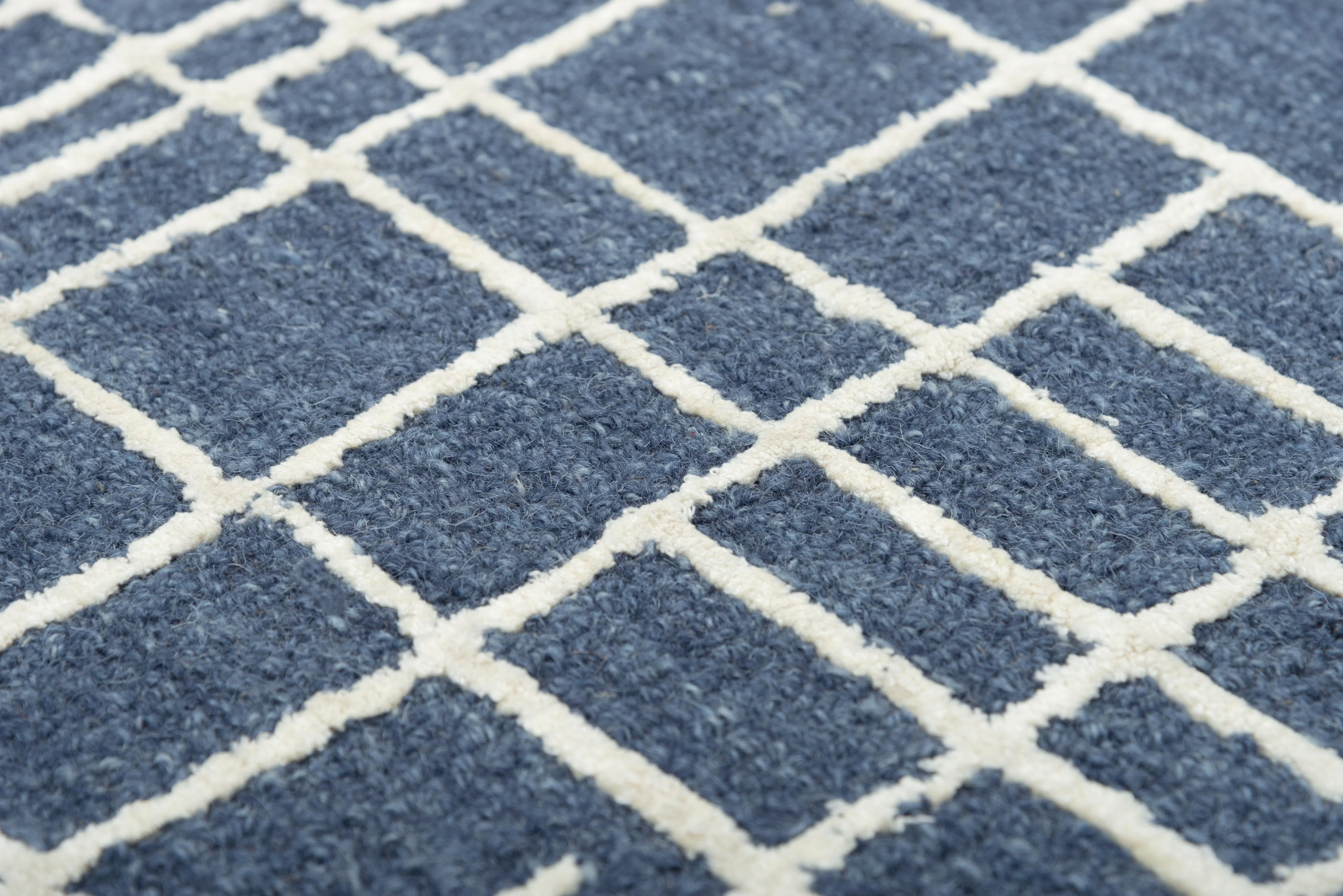Jazz Hand Tufted Geometric Area Rug - Image 4