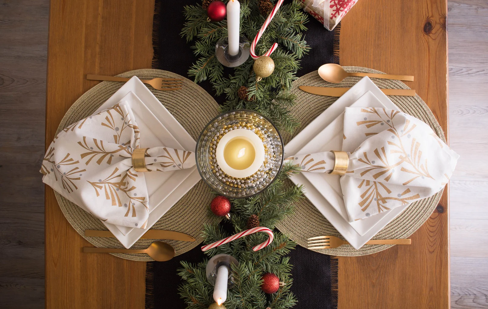 Metallic Holly Leaves Napkins, Set Of 6 - Image 10