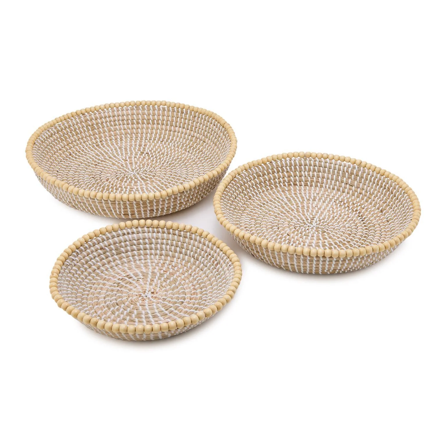 Natural Seagrass Round Serving Tray with Decorative Wooden Bead Accent, Set of 3 - Image 2