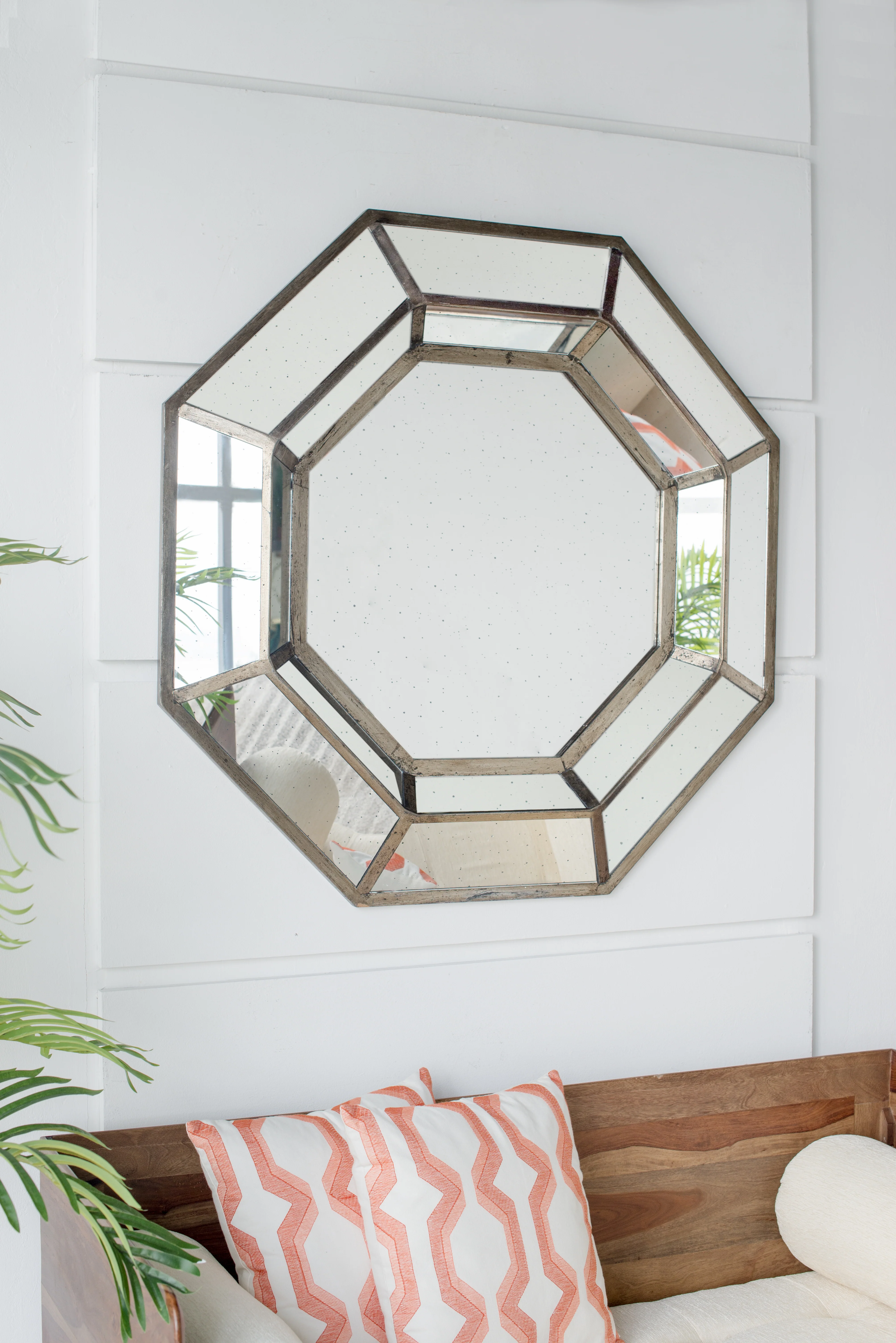 Octagon Accent Mirror with Practical Edge Design - Image 7