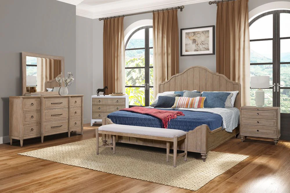 Queen Size Panel Bed with Curved Headboard and Turned Front Legs - Image 5