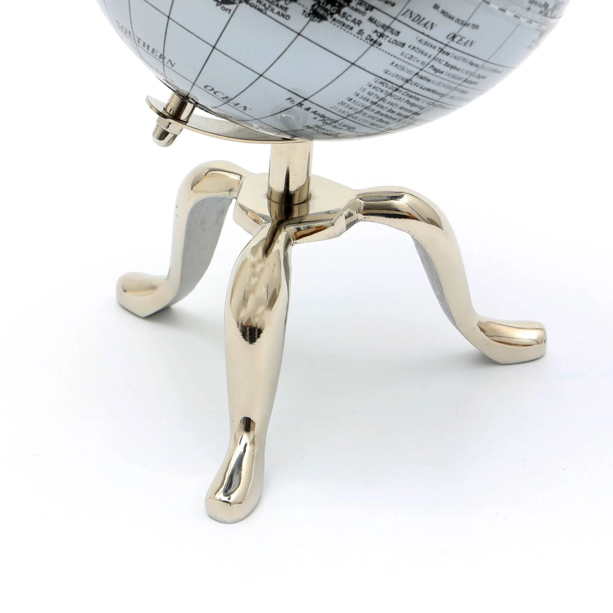 Tabletop Aluminum Electroplated Globe - Image 4