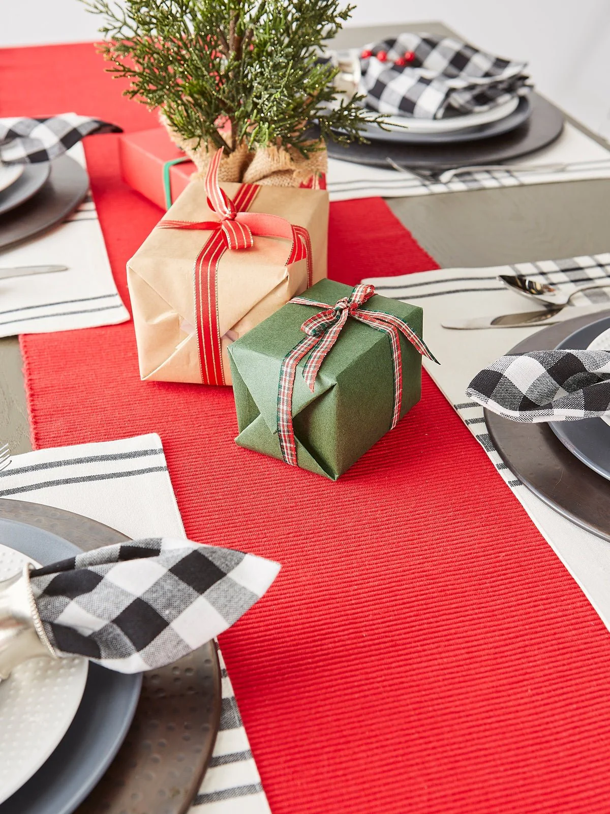 Tango Red Ribbed 13"X72" Table Runner - Image 10