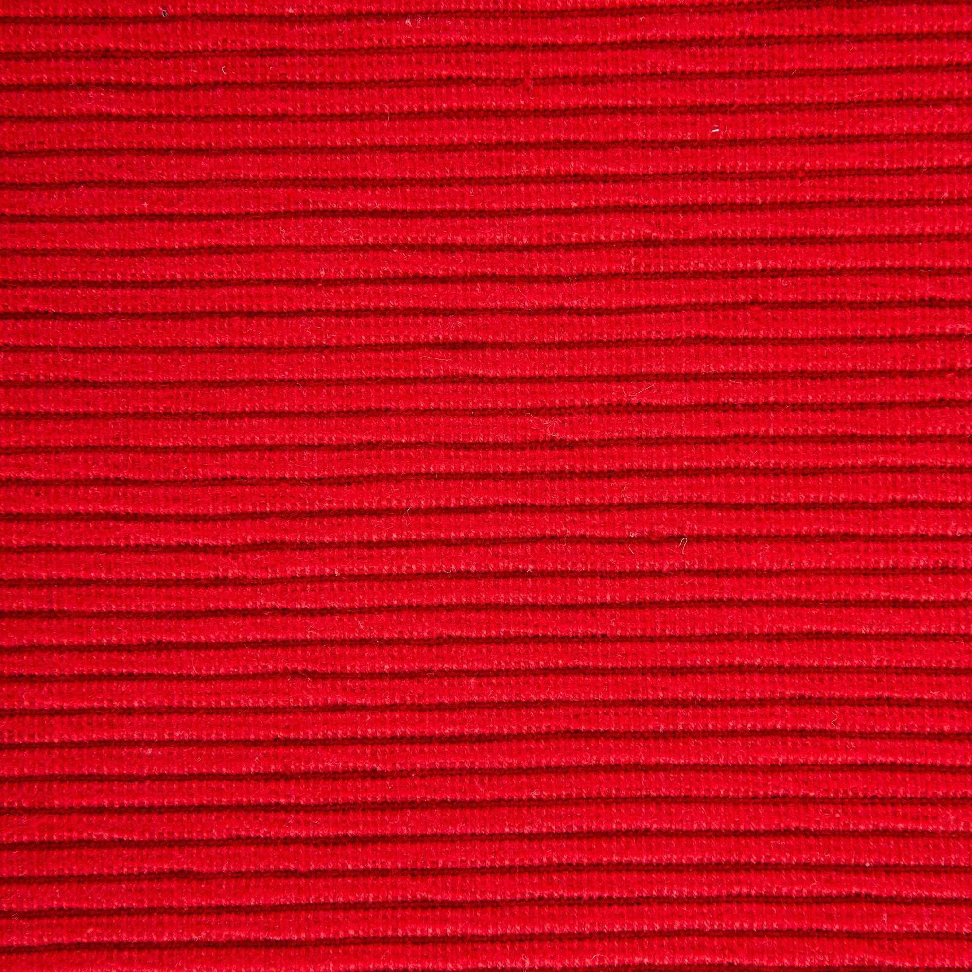 Tango Red Ribbed 13"X72" Table Runner - Image 3