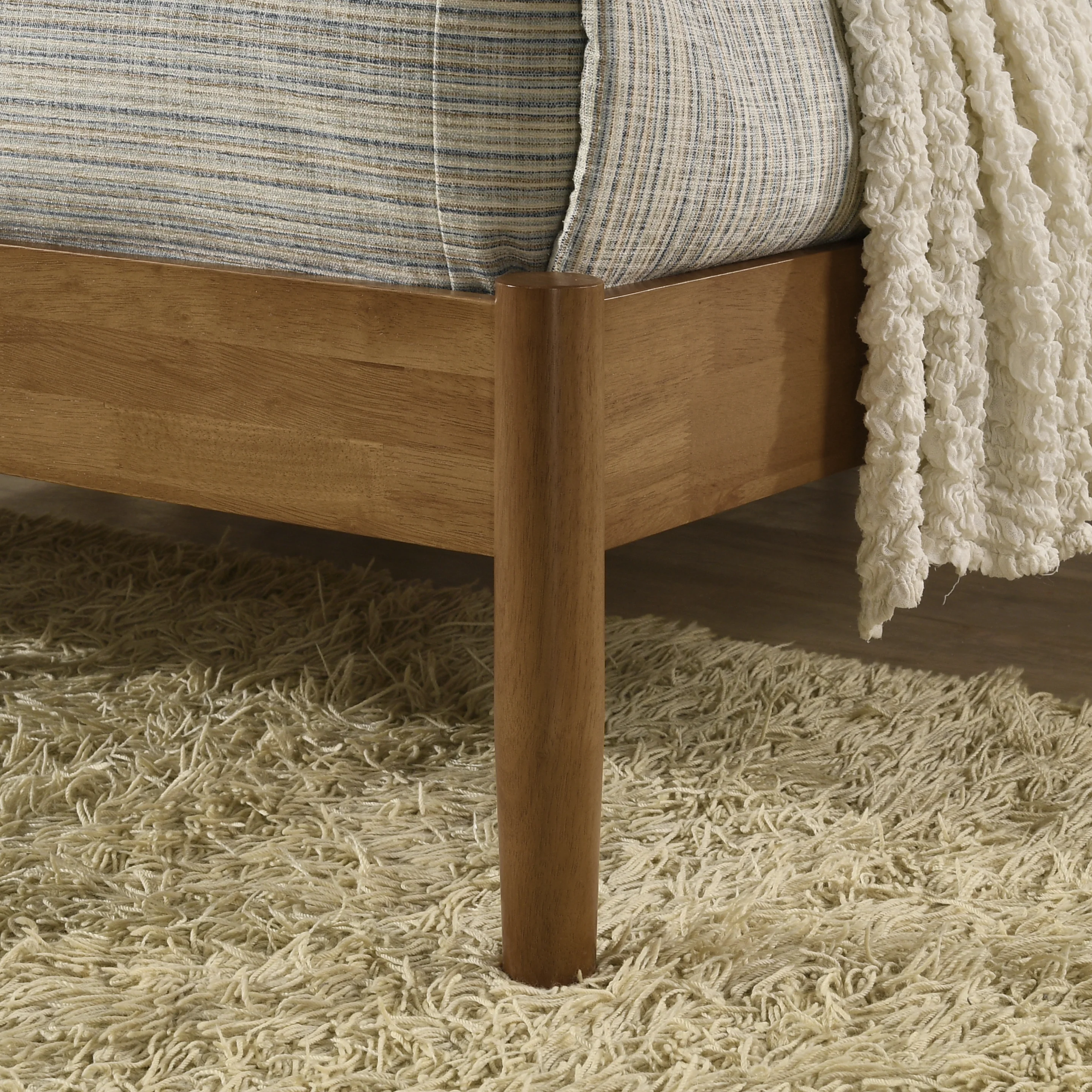 Vichy 4-Piece Rubberwood Queen Bedroom Set - Image 7