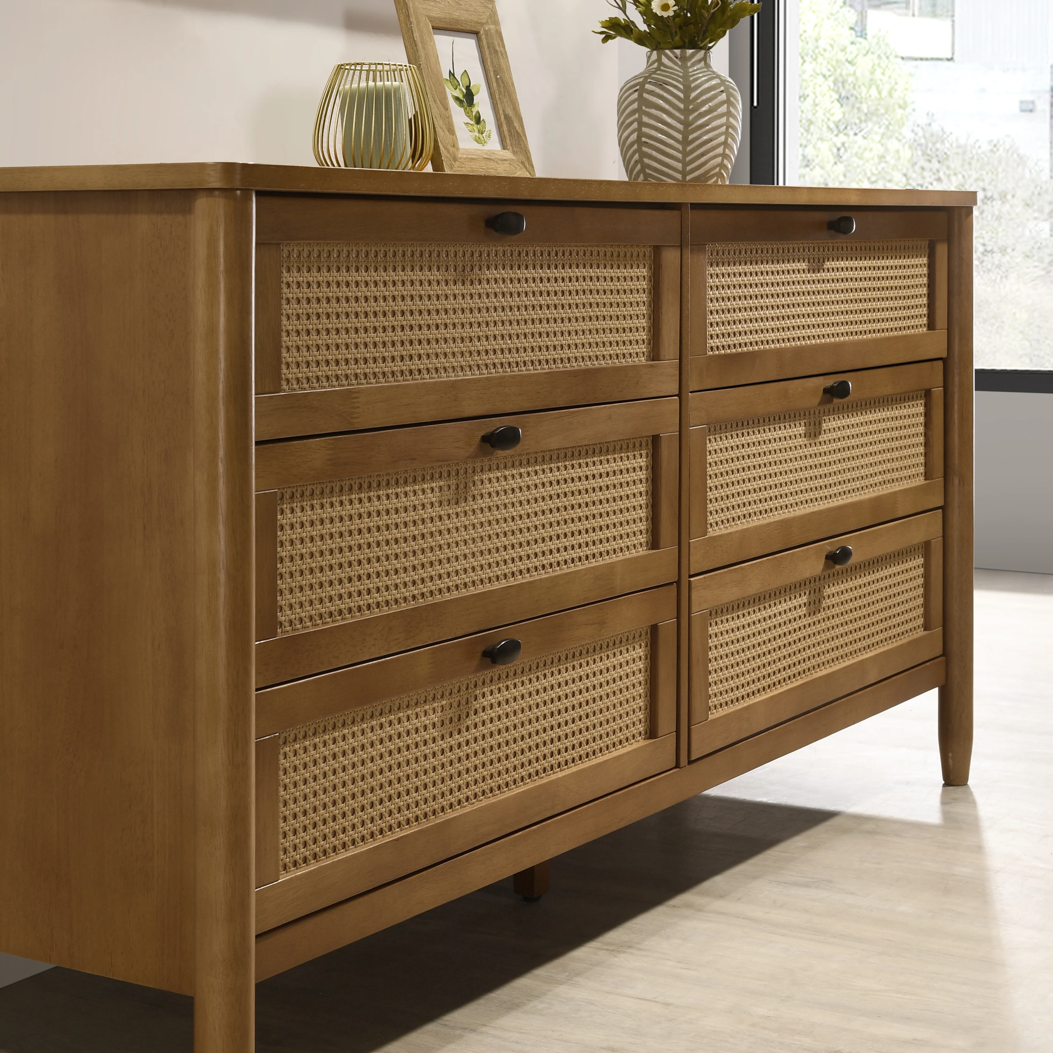 Vichy 4-Piece Rubberwood Queen Bedroom Set - Image 8