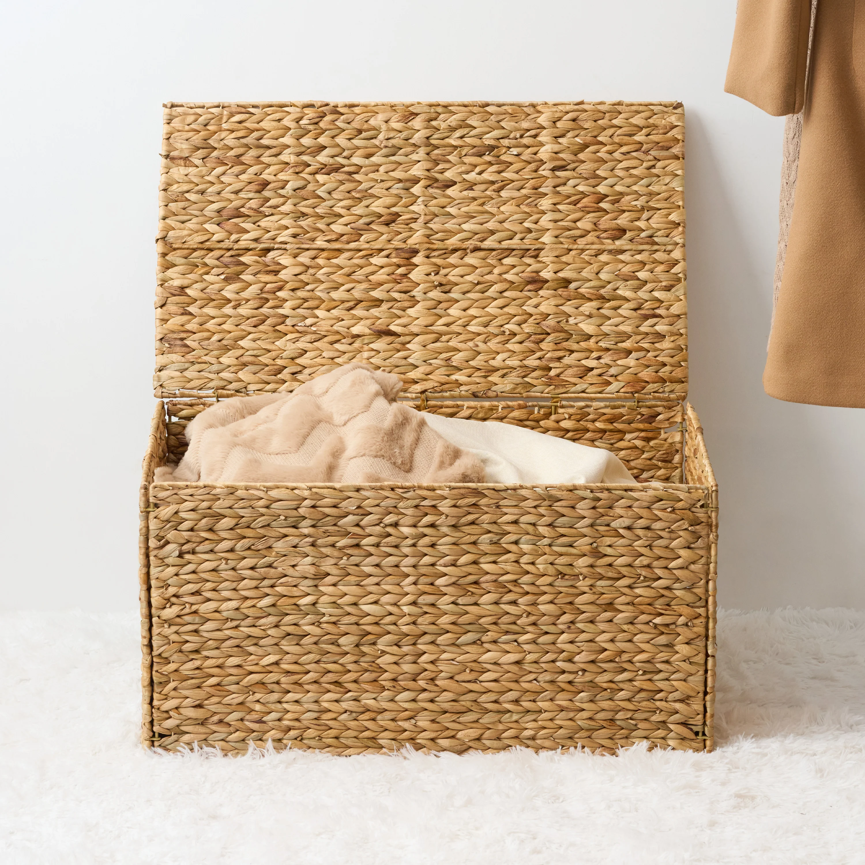 Water Hyacinth Rectangular Brown Storage Trunk - Image 4