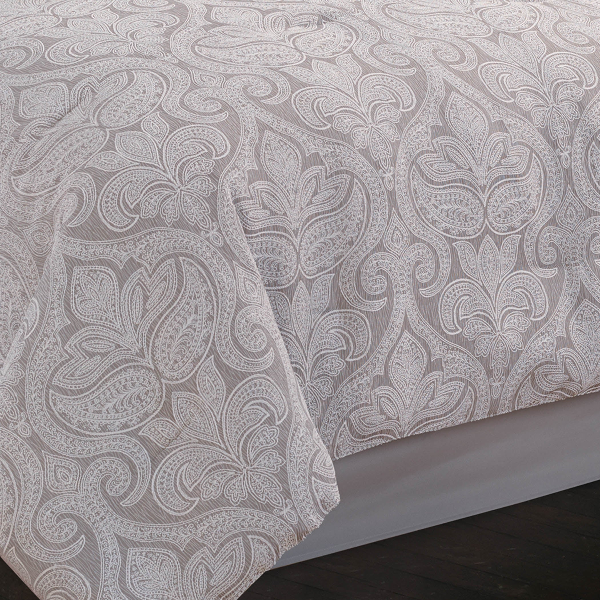 Winthrop Comforter Set - Image 8